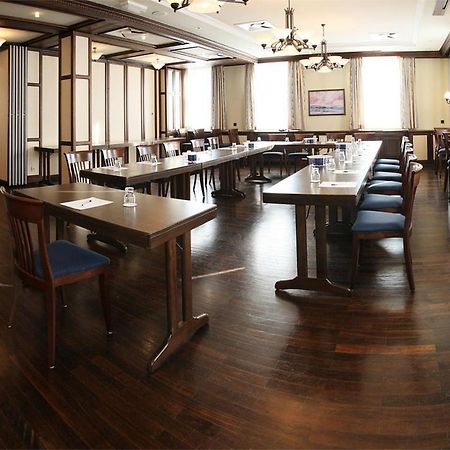Hotel Goldener Helm Лихтенщайн Екстериор снимка