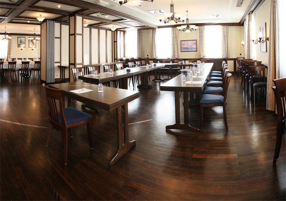 Hotel Goldener Helm Лихтенщайн Екстериор снимка
