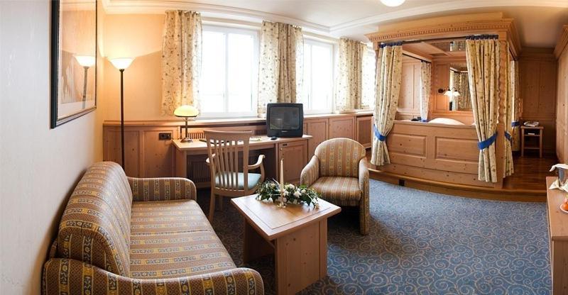 Hotel Goldener Helm Лихтенщайн Екстериор снимка
