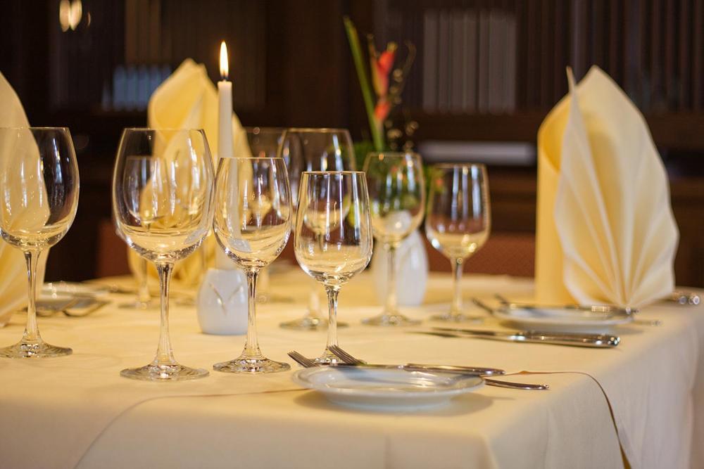 Hotel Goldener Helm Лихтенщайн Екстериор снимка