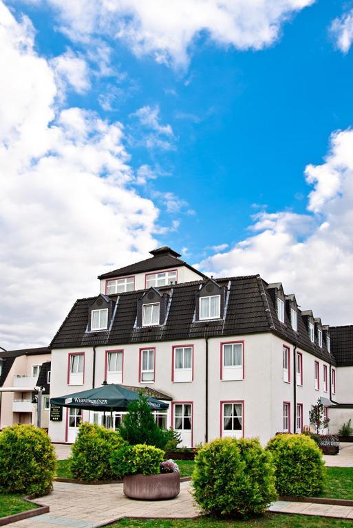 Hotel Goldener Helm Лихтенщайн Екстериор снимка